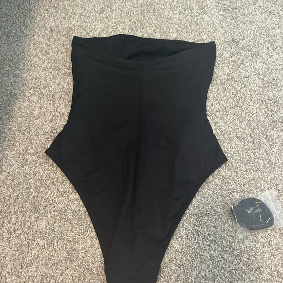 Shade & shore target ribbed bandeau one piece swimsuit - Picture 8 of 8